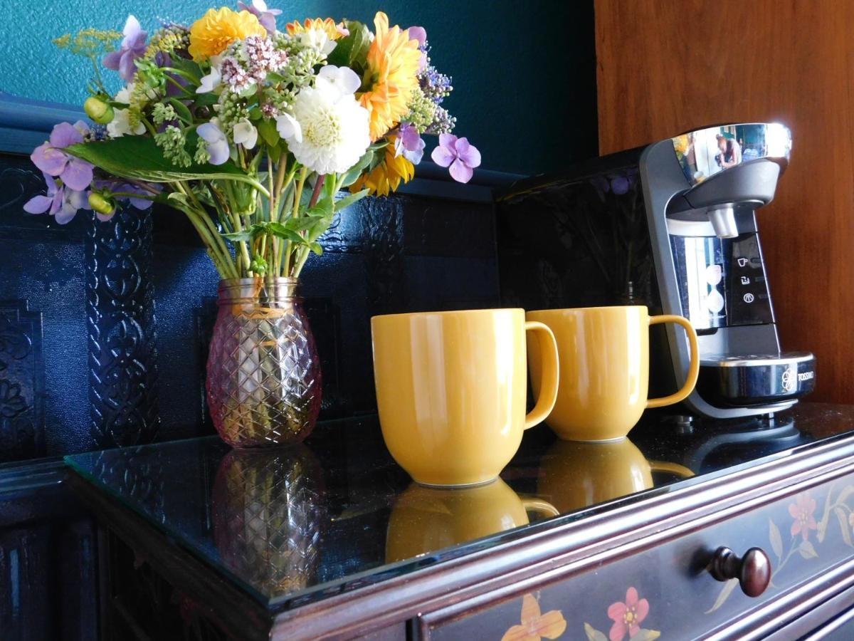 The Bear Bread Bakery B&B, Ensuite Rooms Above The Bakery, Colyton Bagian luar foto