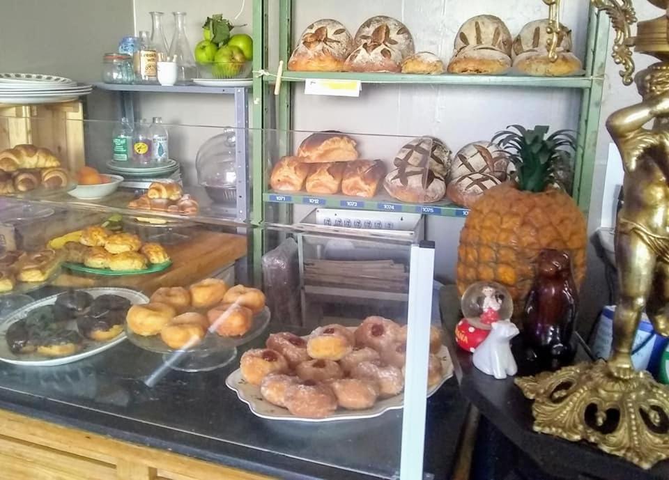 The Bear Bread Bakery B&B, Ensuite Rooms Above The Bakery, Colyton Bagian luar foto