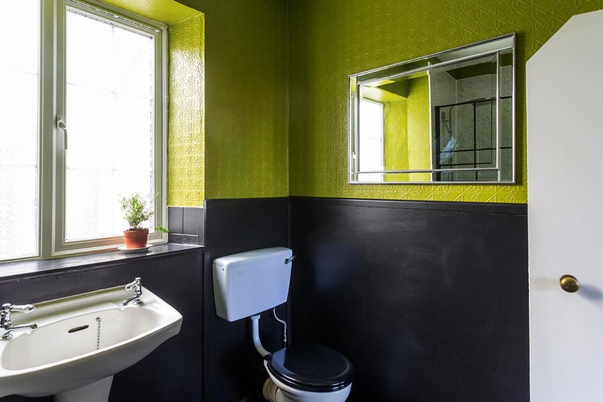 The Bear Bread Bakery B&B, Ensuite Rooms Above The Bakery, Colyton Bagian luar foto