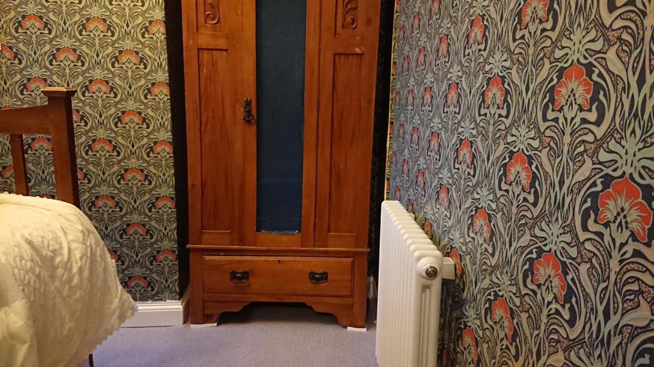 The Bear Bread Bakery B&B, Ensuite Rooms Above The Bakery, Colyton Bagian luar foto
